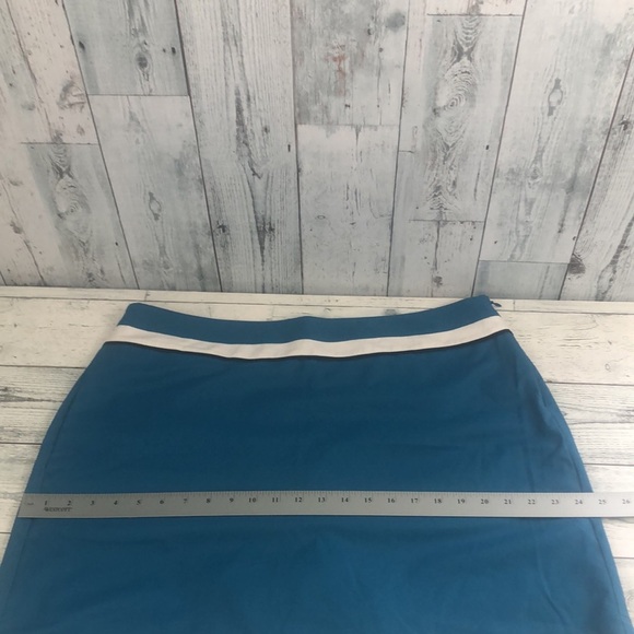 IZOD XFG Cool FX Skort 16 - Picture 11 of 12